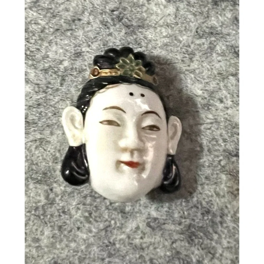 Vintage brooch Asian Tokishane hand painted immortal Ebisu. Small
